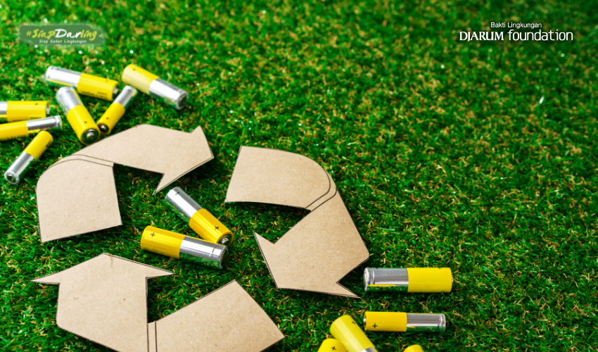 Beri Makan Tanaman Dengan Baterai Bekas