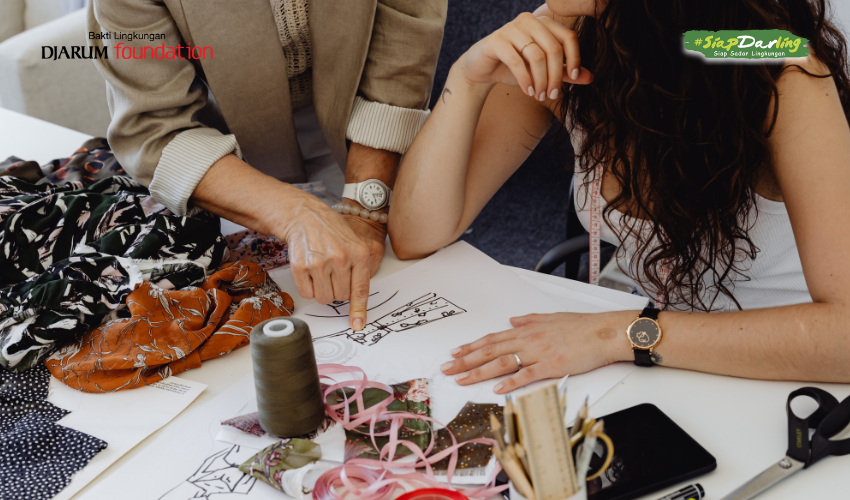 Fast Fashion Bikin Dompet Tipis, Bumi Juga Ikut ‘Boncos’